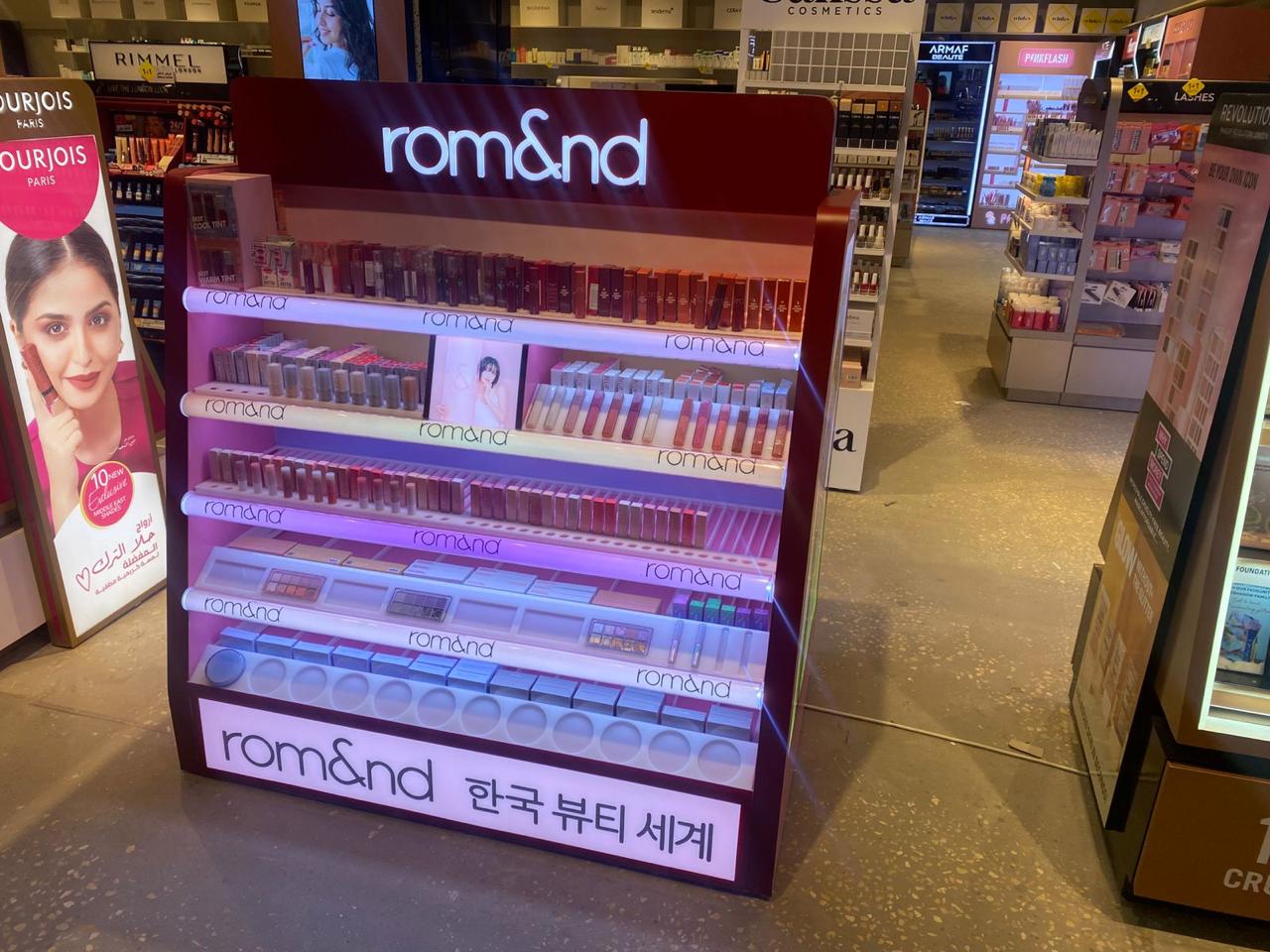 ستاندات العــرض الثابتة